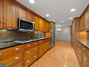 245 S 3rd Street, Philadelphia PA 19106