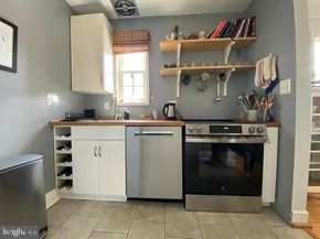 1626 W Abingdon Drive W 302, Alexandria VA 22314
