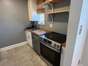 1626 W Abingdon Drive W 302, Alexandria VA 22314