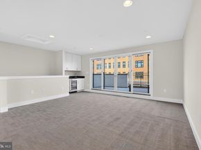 402 Stabler Lane, Alexandria VA 22304