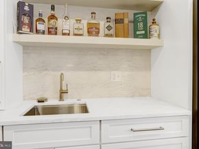 816 S Pitt Street, Alexandria VA 22314