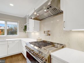 816 S Pitt Street, Alexandria VA 22314