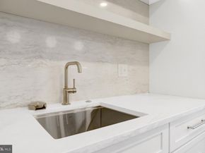 816 S Pitt Street, Alexandria VA 22314