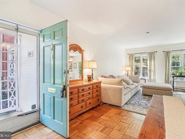 1144 Valley Drive, Alexandria VA 22302