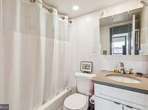210 Locust Street 7AW, Philadelphia PA 19106