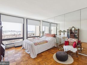 210 Locust Street 7AW, Philadelphia PA 19106