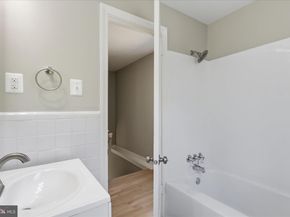 5537 10TH Street N, Arlington VA 22205