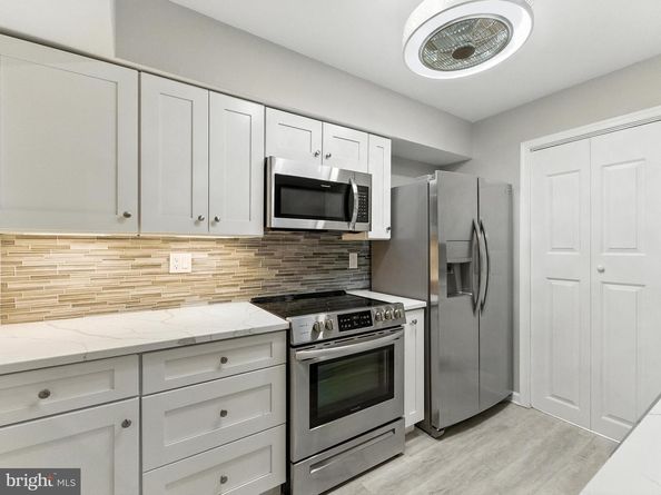 3391 Lakeside View Drive 205, Falls Church VA 22041