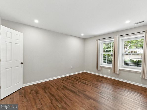 3391 Lakeside View Drive 205, Falls Church VA 22041