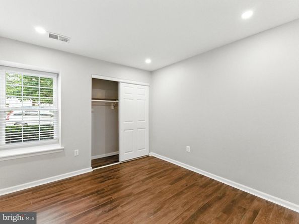 3391 Lakeside View Drive 205, Falls Church VA 22041