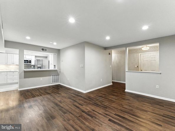 3391 Lakeside View Drive 205, Falls Church VA 22041