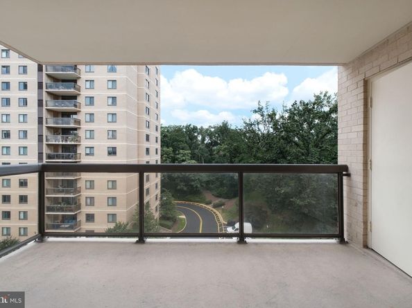 203 Yoakum Parkway 825, Alexandria VA 22304