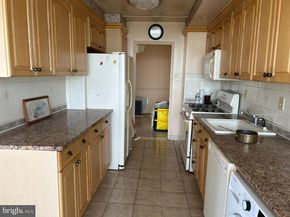 3900 Ford Road 21P, Philadelphia PA 19131