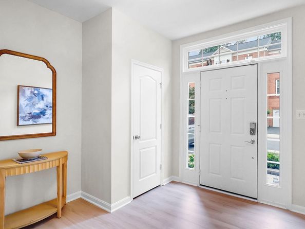 12913 Wood Crescent Circle, Herndon VA 20171