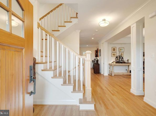 2807 1st Road N, Arlington VA 22201
