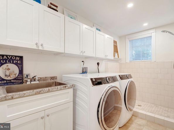 2807 1st Road N, Arlington VA 22201