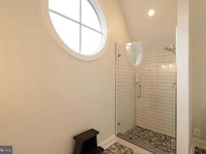 2807 1st Road N, Arlington VA 22201