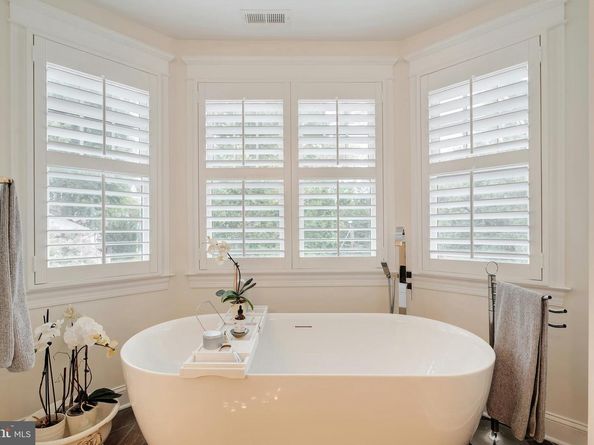 2807 1st Road N, Arlington VA 22201
