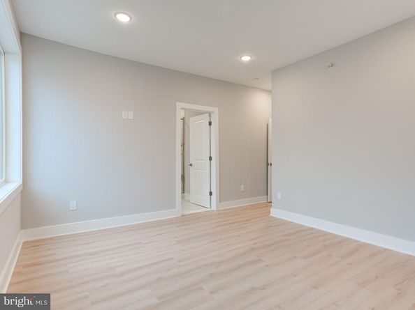 1933 N Leithgow Street, Philadelphia PA 19122