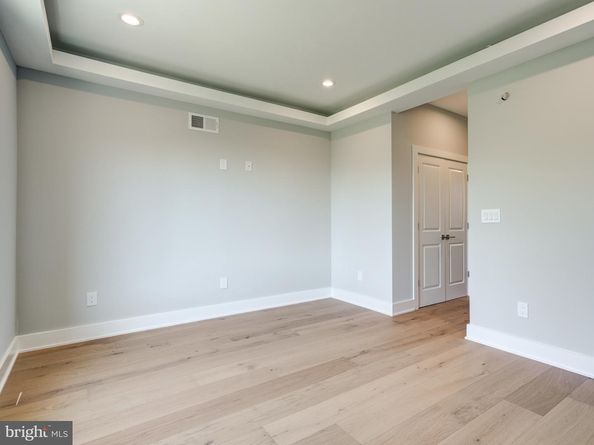 1933 N Leithgow Street, Philadelphia PA 19122