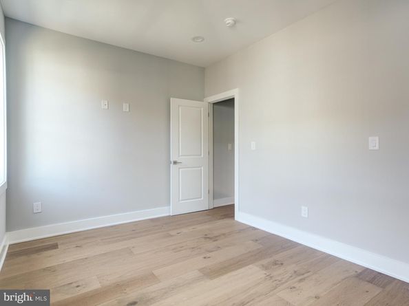 1933 N Leithgow Street, Philadelphia PA 19122