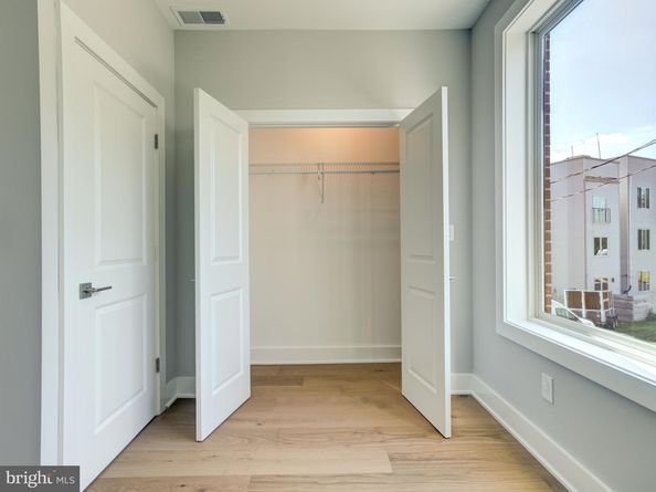 1933 N Leithgow Street, Philadelphia PA 19122