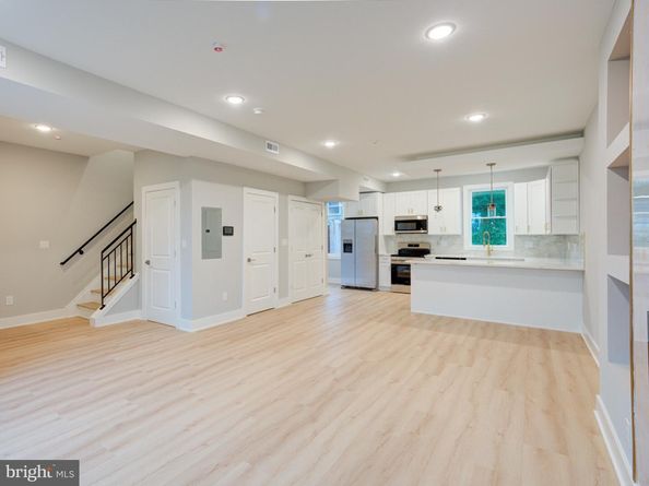 1933 N Leithgow Street, Philadelphia PA 19122