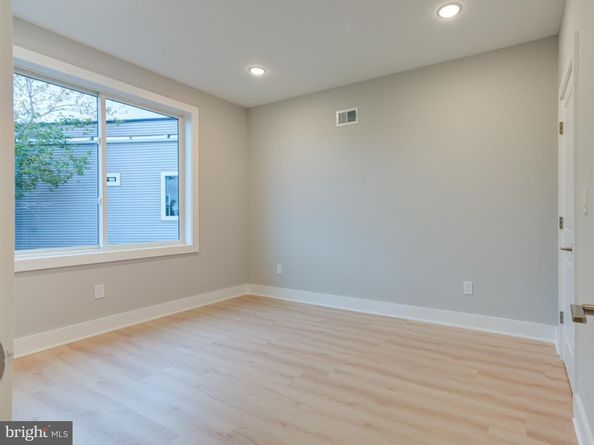 1933 N Leithgow Street, Philadelphia PA 19122