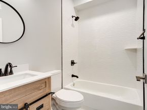 1933 N Leithgow Street, Philadelphia PA 19122