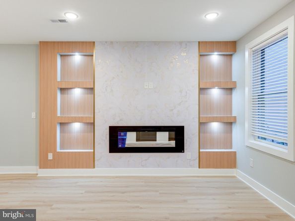 1933 N Leithgow Street, Philadelphia PA 19122