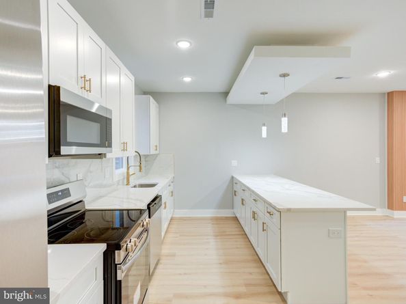 1933 N Leithgow Street, Philadelphia PA 19122