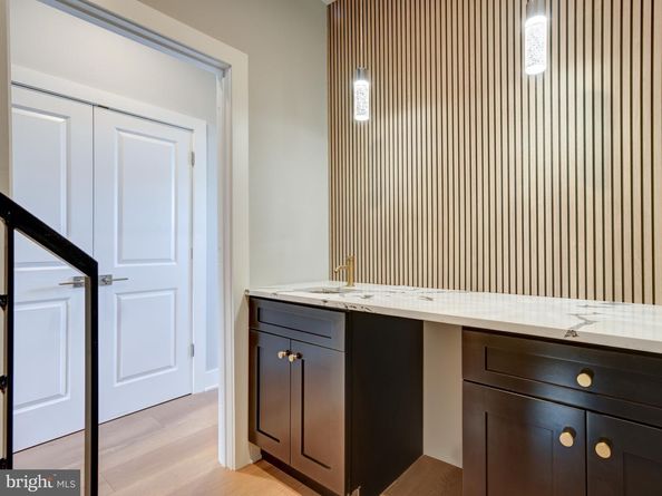 1933 N Leithgow Street, Philadelphia PA 19122