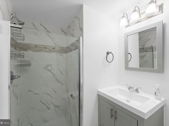 2902 Kings Chapel Road 13/6, Falls Church VA 22042