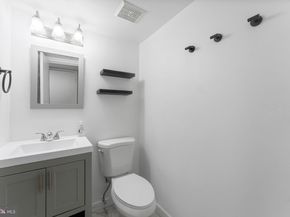 2902 Kings Chapel Road 13/6, Falls Church VA 22042