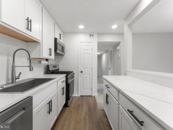 2902 Kings Chapel Road 13/6, Falls Church VA 22042