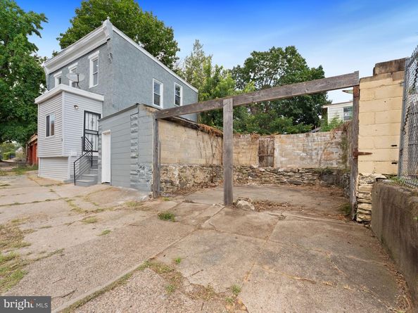 9 N Front Street, Darby PA 19023