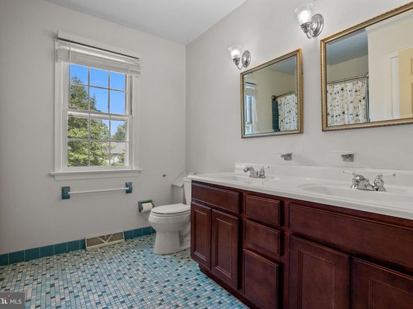 1306 Moon Drive, Yardley PA 19067