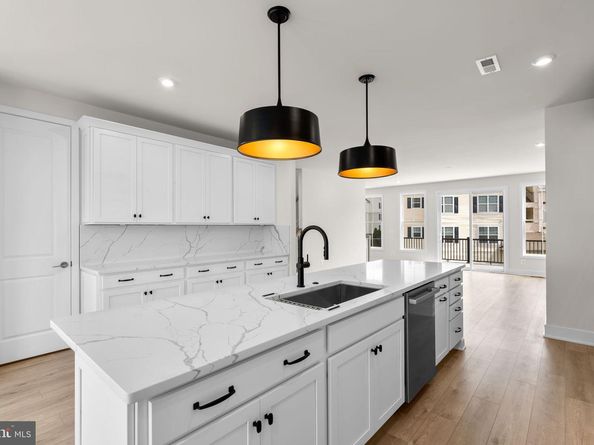 13728 Aviation Place, Herndon VA 20171