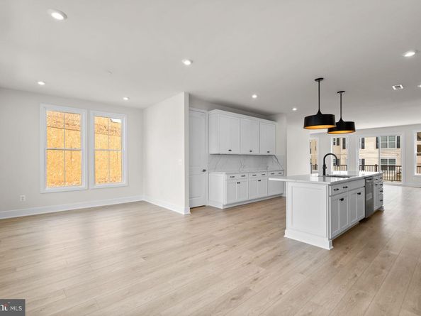 13728 Aviation Place, Herndon VA 20171