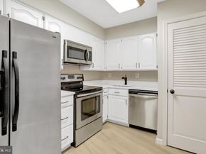 1101 S Arlington Ridge Road 112, Arlington VA 22202
