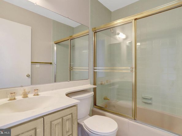 1101 S Arlington Ridge Road 112, Arlington VA 22202