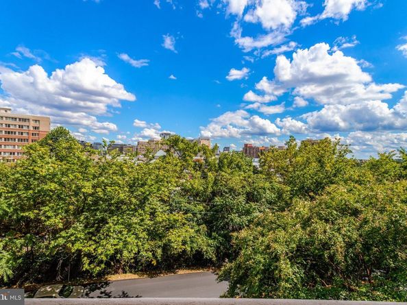 1101 S Arlington Ridge Road 112, Arlington VA 22202