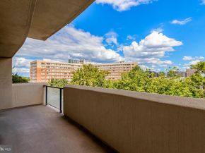1101 S Arlington Ridge Road 112, Arlington VA 22202