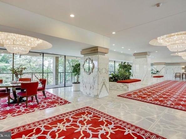 1101 S Arlington Ridge Road 112, Arlington VA 22202