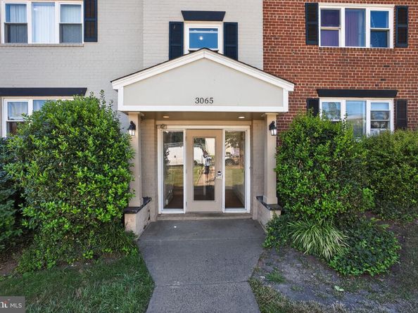3065 Patrick Henry Drive 102, Falls Church VA 22044