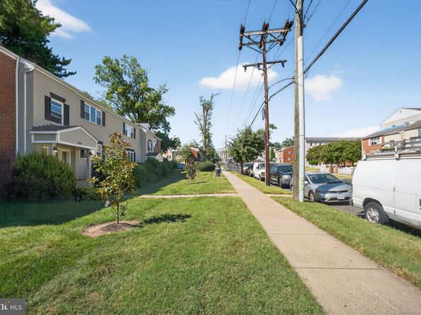 3065 Patrick Henry Drive 102, Falls Church VA 22044