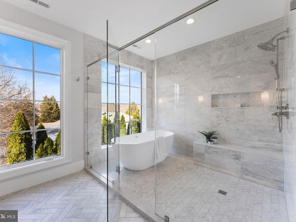1446 Cola Drive, Mclean VA 22101