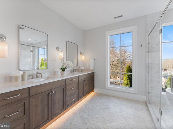 1446 Cola Drive, Mclean VA 22101