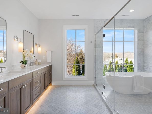 1446 Cola Drive, Mclean VA 22101