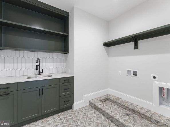 1446 Cola Drive, Mclean VA 22101